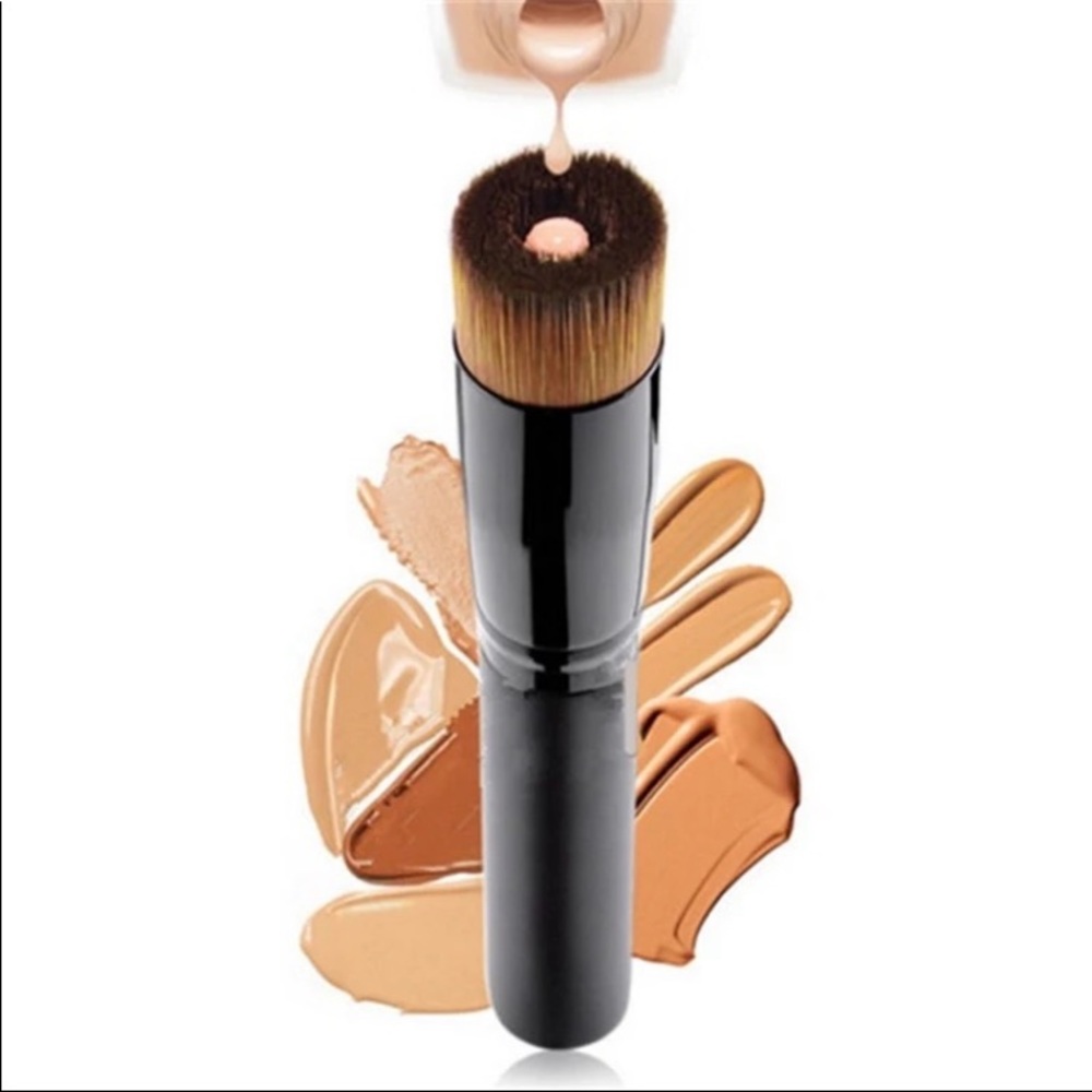 UpnUpBoutique’s Pro Halo Foundation Brush